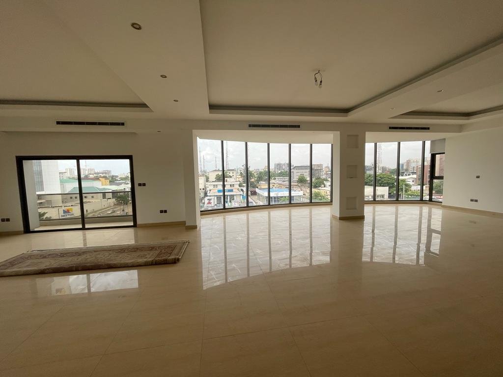 Luxury 8-Floor Building off Adeola Odeku in Lagos, Nigeria