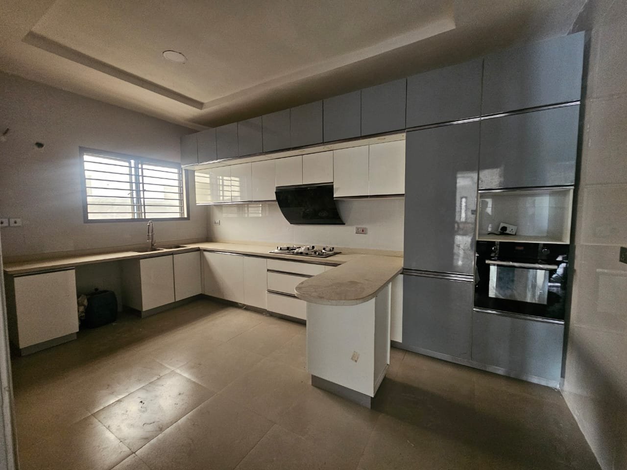 5-Bedroom Semi-Detached Duplex off Alexander