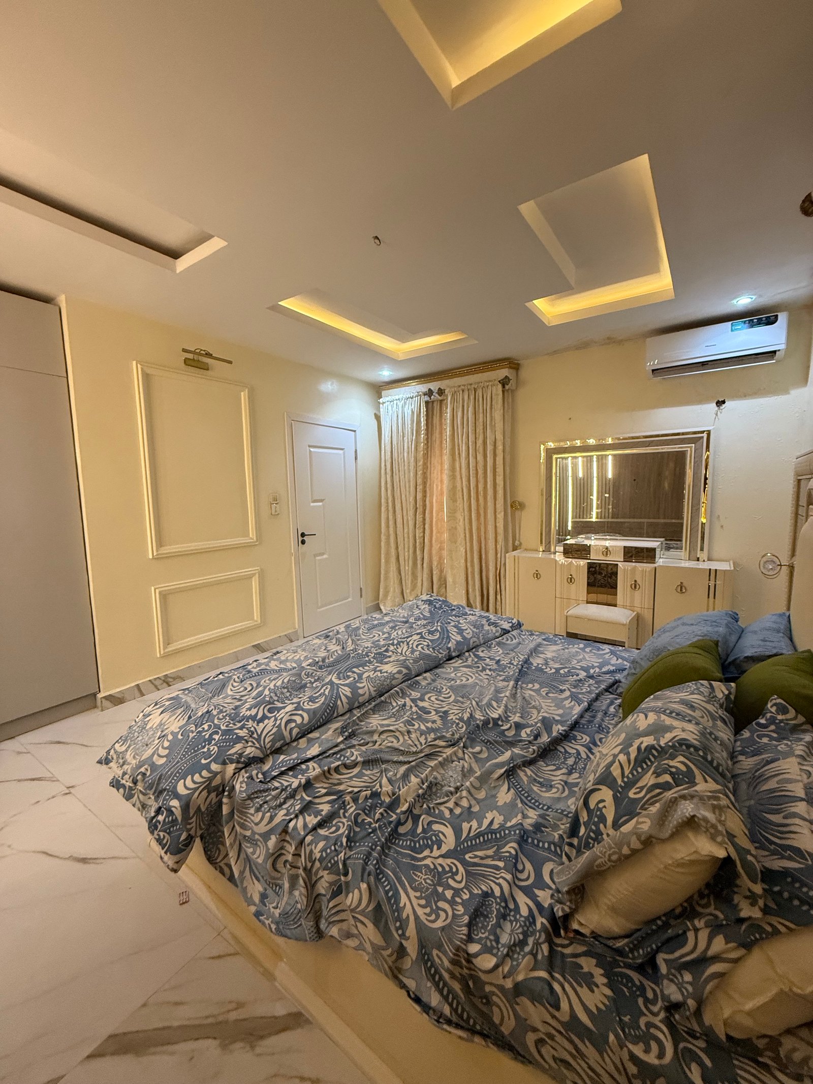 5-Bedroom Semi-Detached Duplex off Alexander