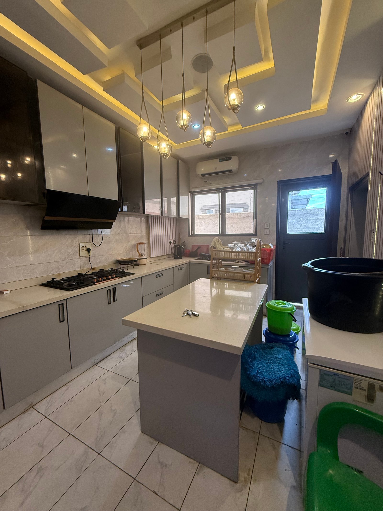 5-Bedroom Semi-Detached Duplex off Alexander