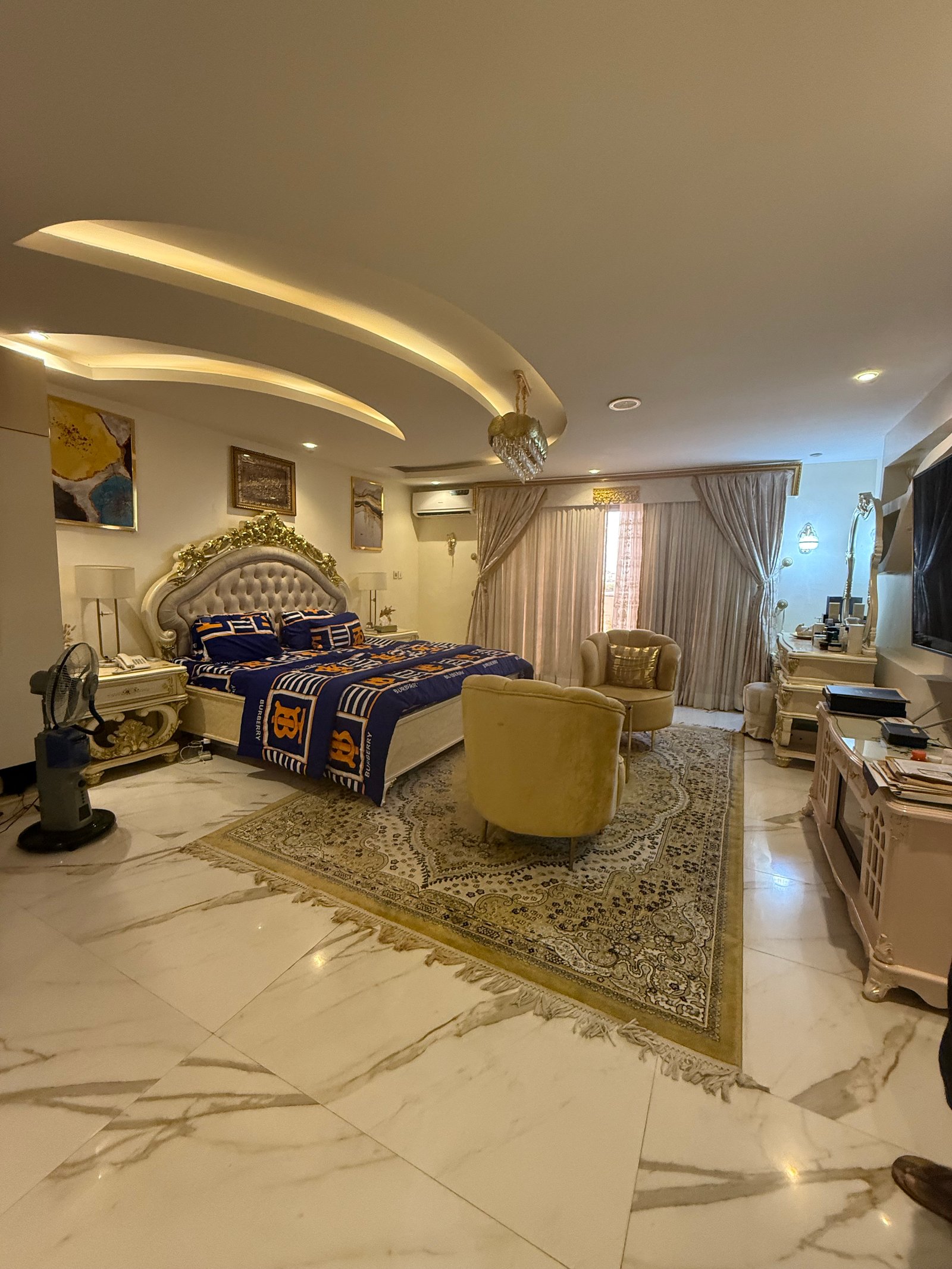 5-Bedroom Semi-Detached Duplex off Alexander