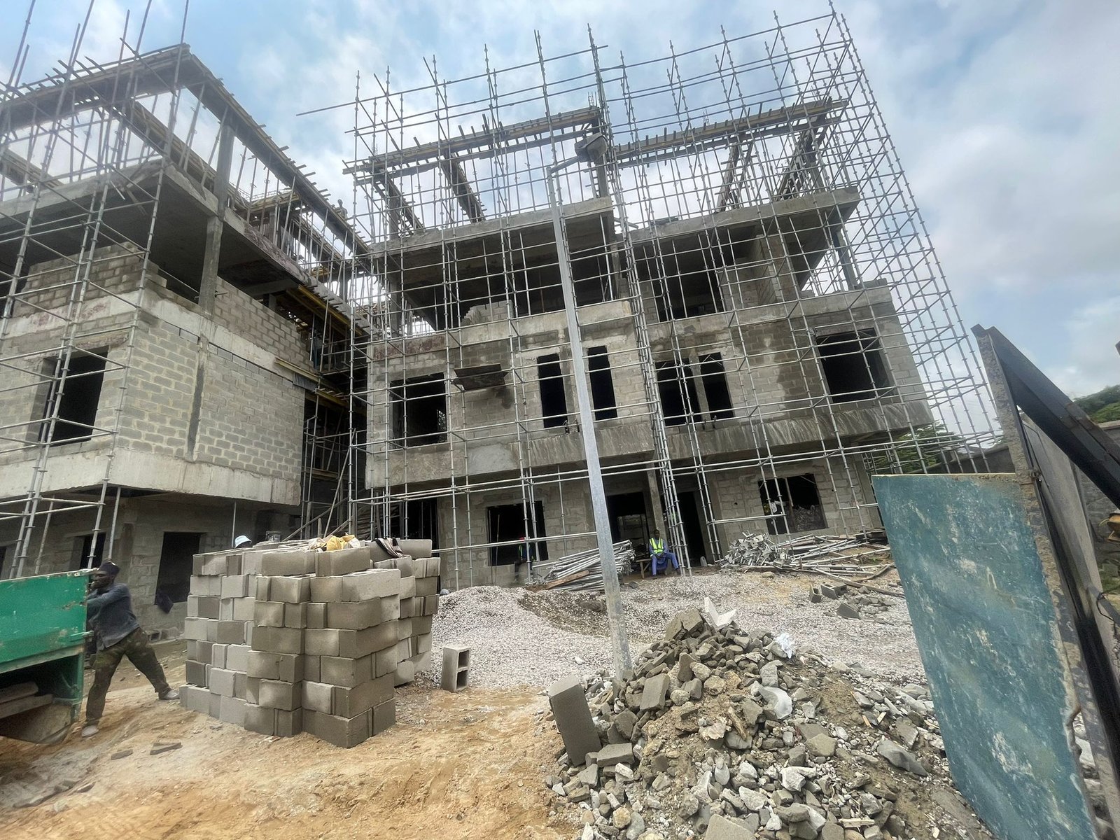 Off-Plan 4-Bedroom Semi-Detached Duplex, 3rd Avenue