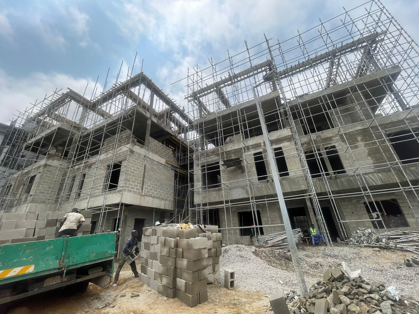 Off-Plan 4-Bedroom Semi-Detached Duplex, 3rd Avenue in Lagos, Nigeria