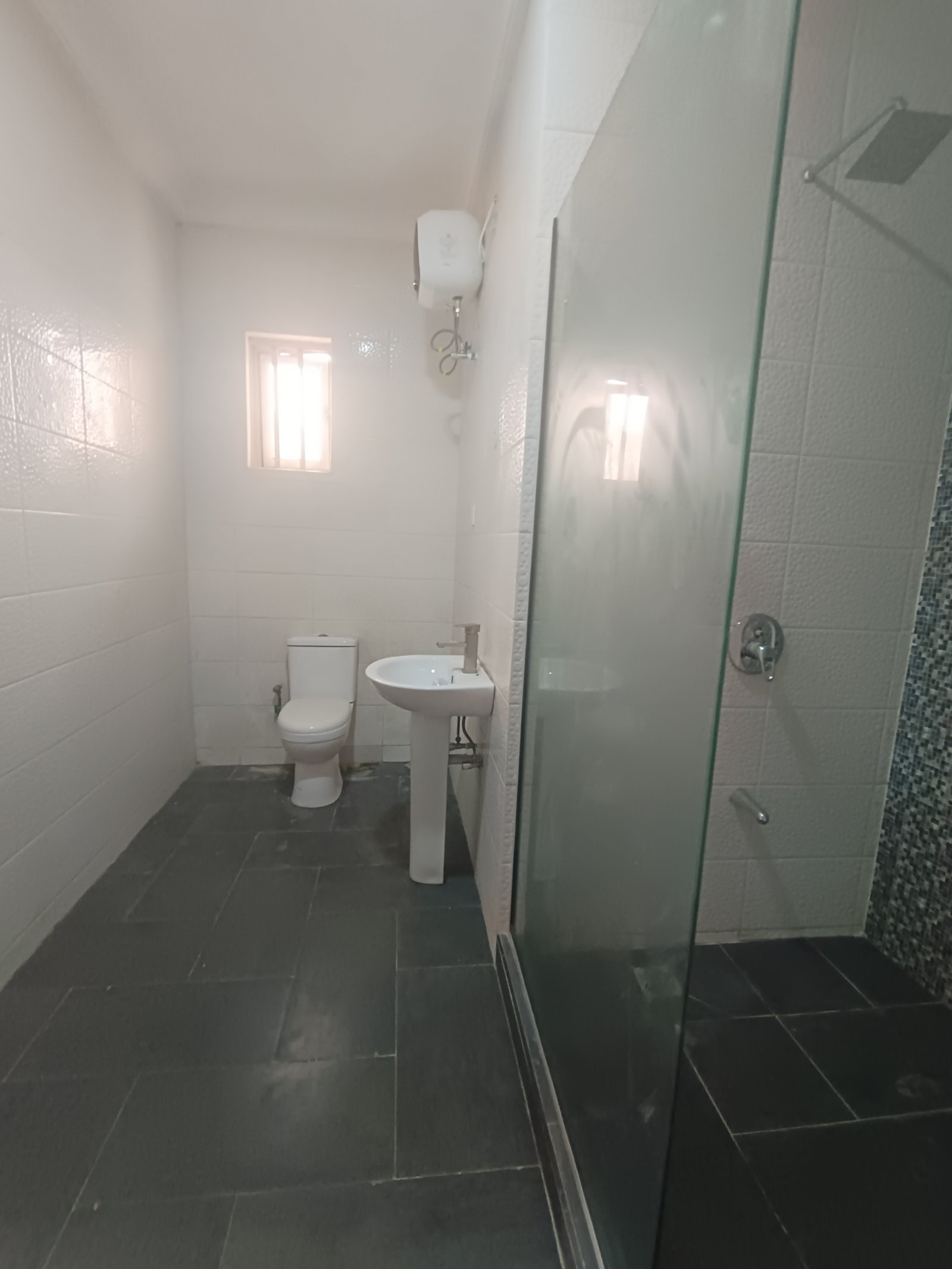 Newly Renovated 3-Bedroom Apartments, Idado